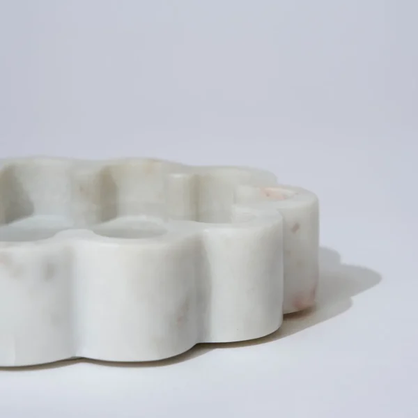 Marmoset Found Decorating | Marble Oval Ribbed Catchall White Marle