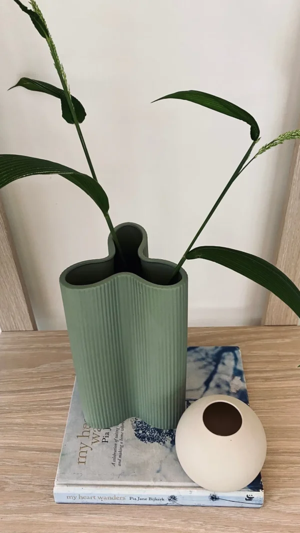 Marmoset Found Decorating | Vases & Vessels | Ribbed Petal Vase Leaf (L)
