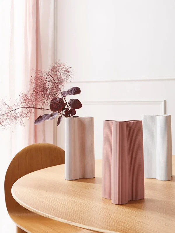 Marmoset Found Decorating | Vases & Vessels | Ribbed Petal Vase Snow (L)