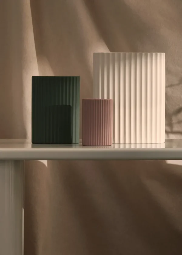 Marmoset Found Ceramics | Decorating | Ripple Oval Vase Snow (L)