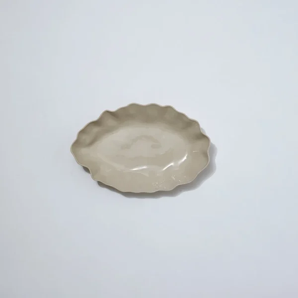 Marmoset Found Serving Platters & Trays | Ceramics | Ruffle Rectangle Platter Chalk White (M)