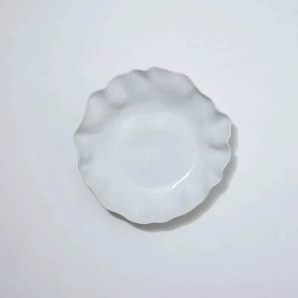 Marmoset Found Serving Platters & Trays | Ceramics | Ruffle Round Platter Snow White (XL)